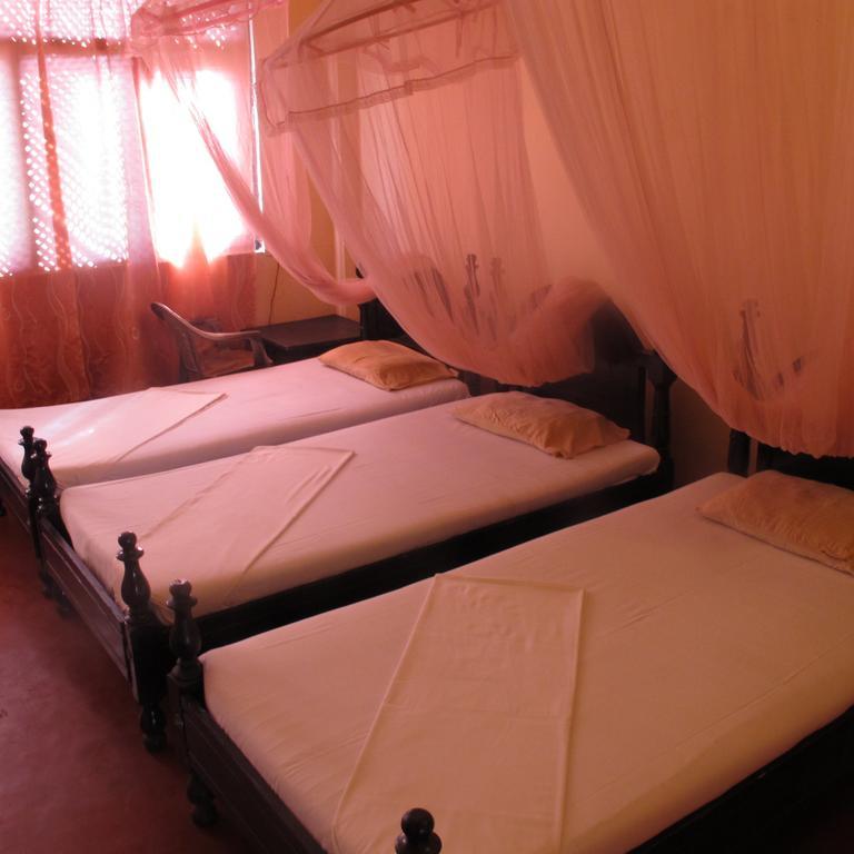 Shahira Hotel 닐라벨리 객실 사진